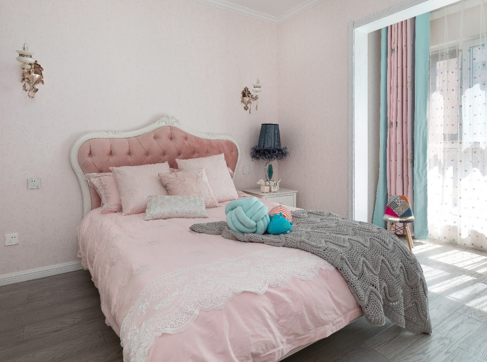 卧室床8装修效果图法泰案例|简欧风,一家四口的温其他卧室设计图片赏析