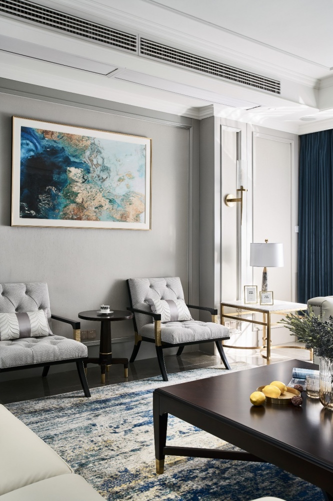 客厅窗帘1装修效果图气质灰+蓝融合美式与现代的优雅混搭客厅设计图片赏析