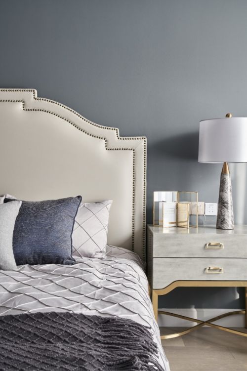 卧室床头柜6装修效果图气质灰+蓝融合美式与现代的优雅