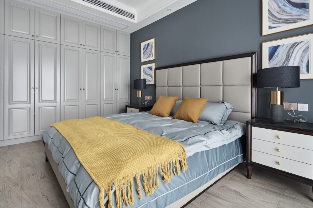 卧室衣柜6装修效果图气质灰+蓝融合美式与现代的优雅混搭卧室设计图片赏析