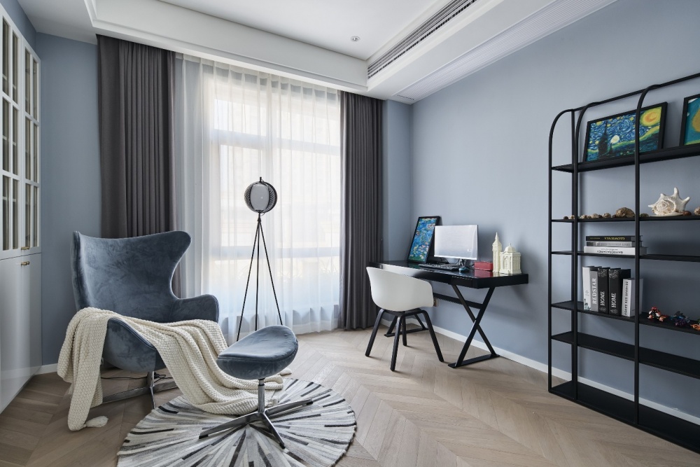 卧室窗帘1装修效果图气质灰+蓝融合美式与现代的优雅混搭卧室设计图片赏析