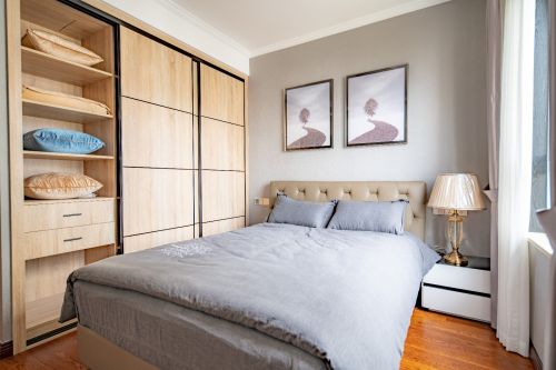 卧室床头柜3装修效果图简单且有质感的家庭空间