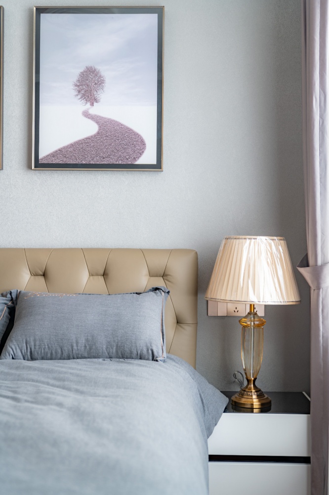卧室床头柜6装修效果图简单且有质感的家庭空间现代简约卧室设计图片赏析