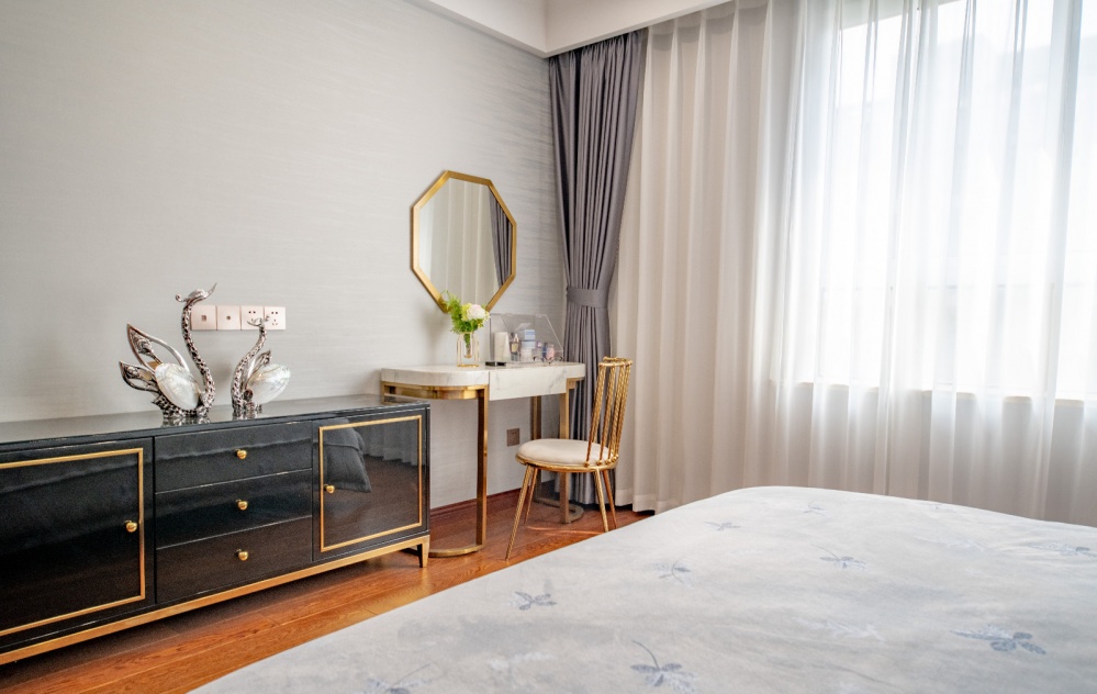 窗帘3装修效果图简单且有质感的家庭空间现代简约设计图片赏析