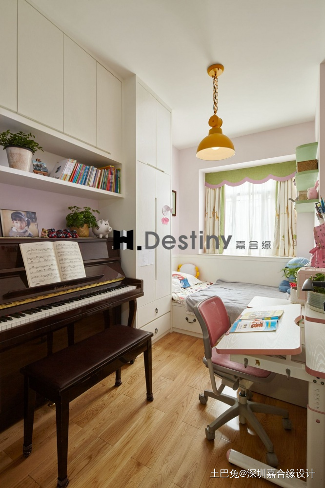 旧房里的新色彩点缀温馨北欧风卧室设计图片赏析