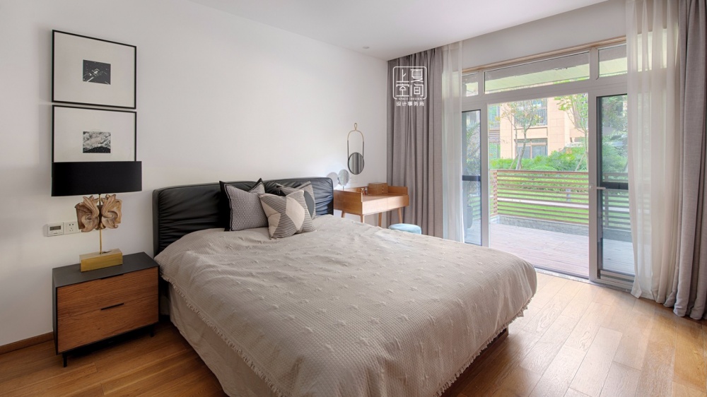 卧室窗帘2装修效果图上夏空间设计自然主义住宅一半是现代简约卧室设计图片赏析