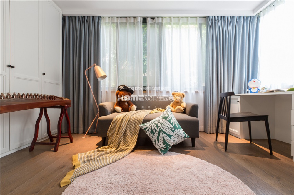 卧室窗帘装修效果图200平现代雅居，花了70万现代简约卧室设计图片赏析