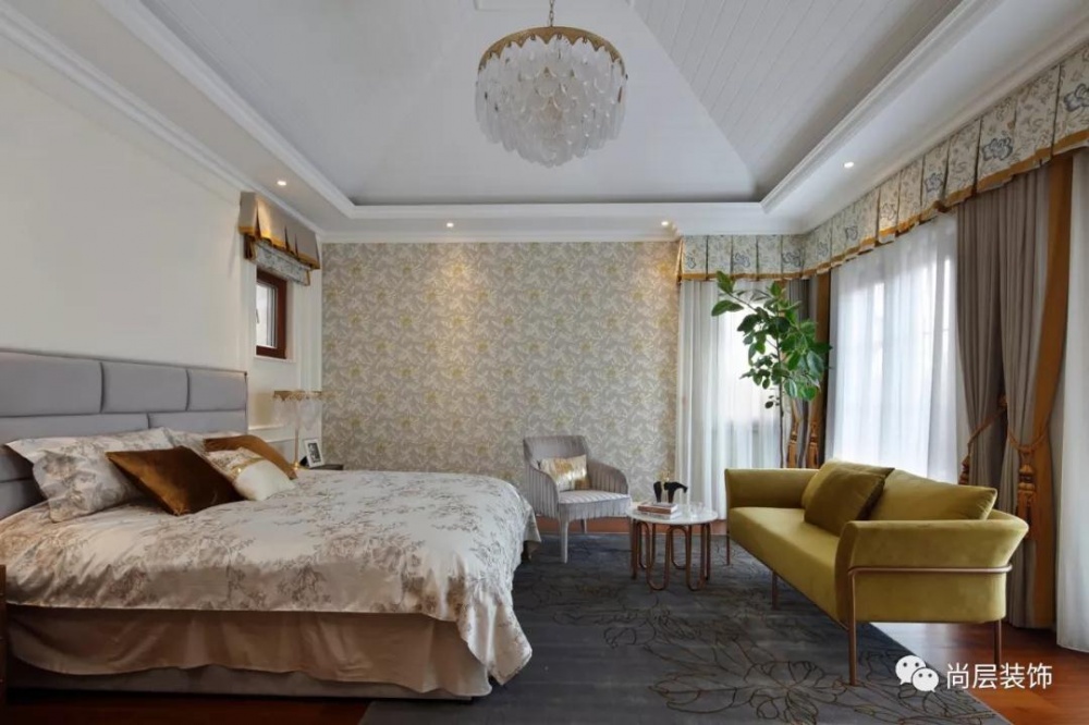 卧室窗帘1装修效果图减负后的别墅，才是“家”该有的现代简约卧室设计图片赏析