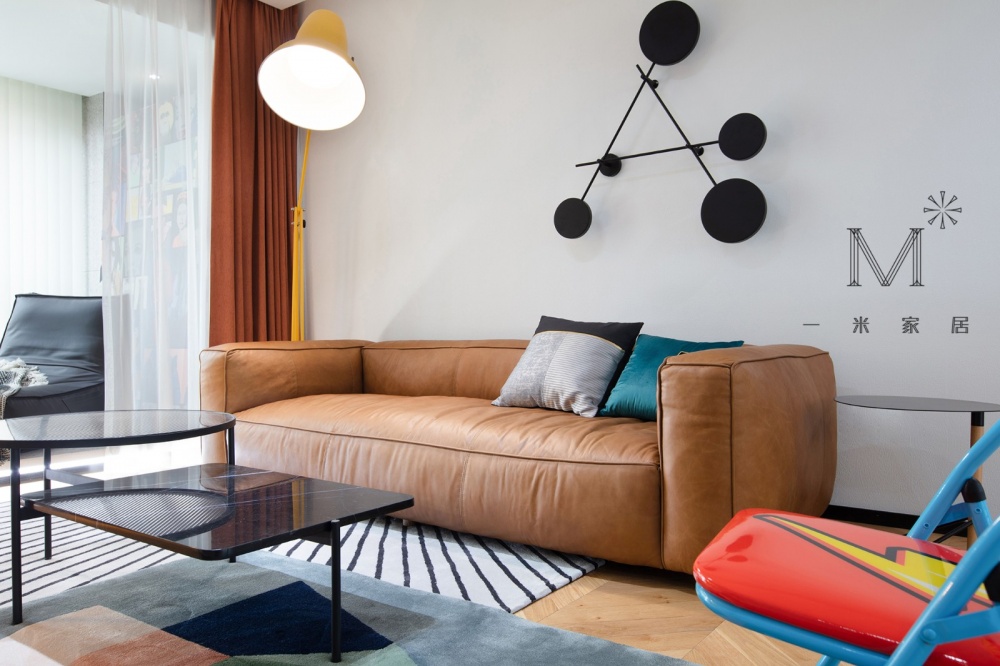 客厅沙发3装修效果图一间有质感的单身公寓助你“早日现代简约客厅设计图片赏析