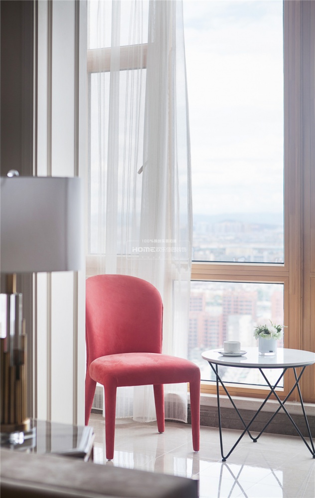 阳台窗帘装修效果图280大平层，优雅法式一点红欧式豪华阳台设计图片赏析