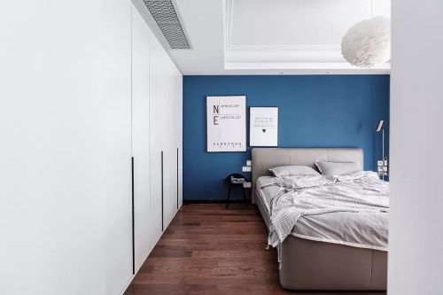 卧室木地板装修效果图140m2简单空间一抹蓝，安静