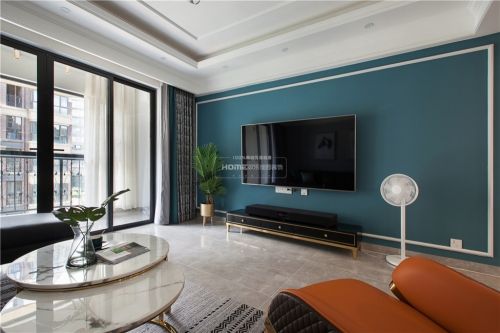 独居四室，尽享蓝色时尚轻奢客厅电视背景墙设计图片赏析