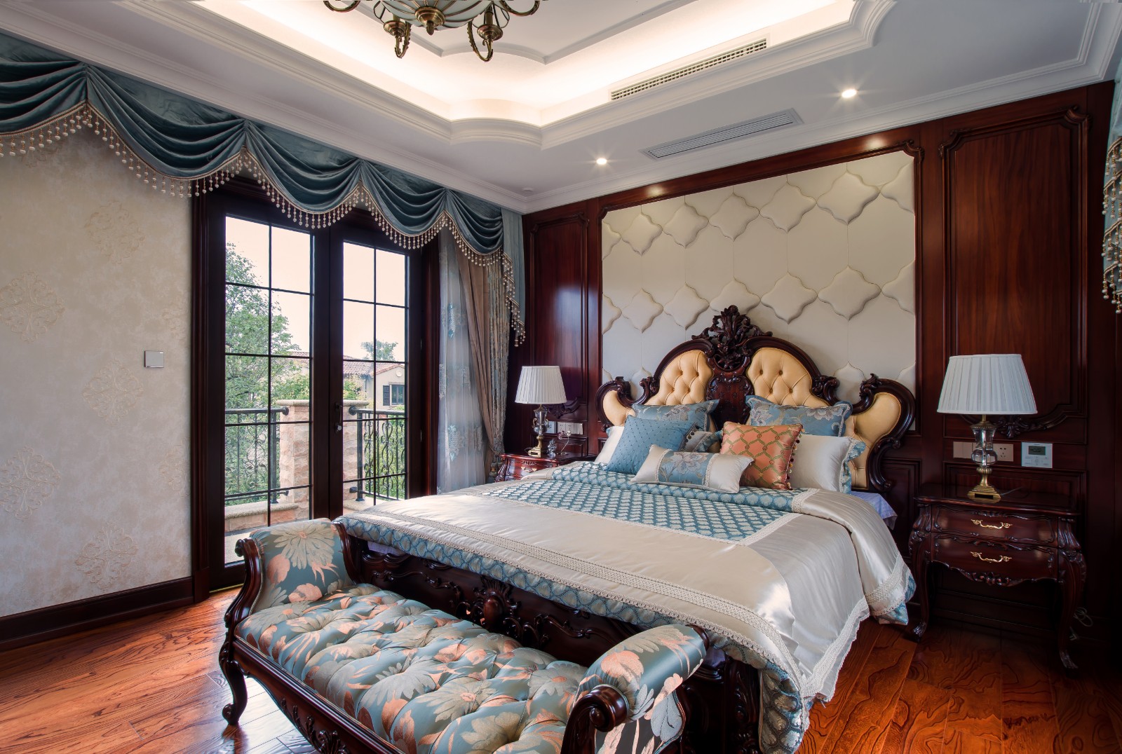 卧室窗帘1装修效果图九月森林650平沉醉奢华新古典美式卧室设计图片赏析