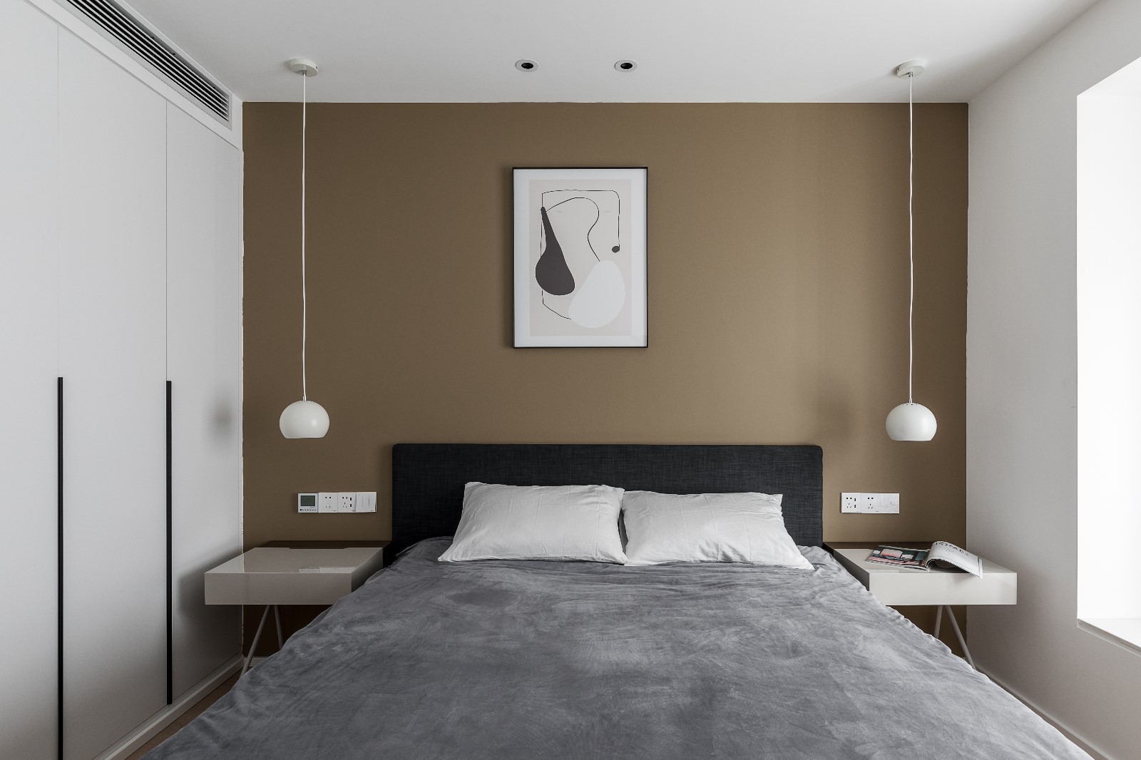卧室床头柜3装修效果图清新日光居、三口之家北欧风卧室设计图片赏析