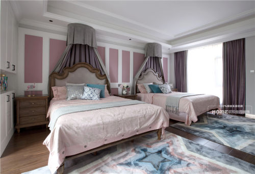 卧室窗帘7装修效果图美式遇上轻奢，优雅复古与时尚并