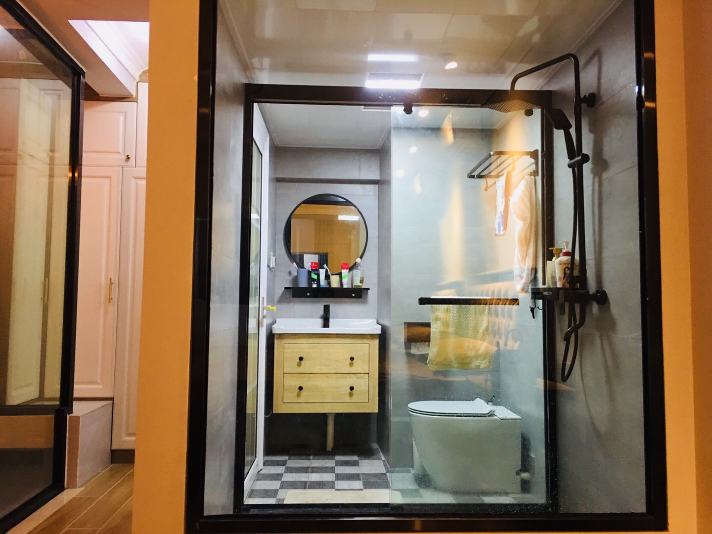 卫生间马桶2装修效果图60平方单身复式公寓设计北欧极简卫生间设计图片赏析