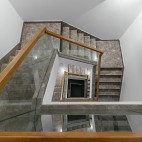 景山玫瑰园别墅装修350m²——楼梯图片