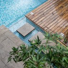 现代简约四室住宅——泳池图片
