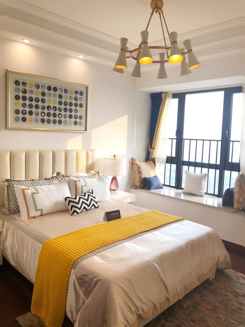 橙色卧室窗帘装修效果图现代轻奢的生活居所，捕捉理想的