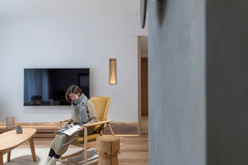 客厅装修效果图拥有图书馆氛围，北欧+日式范儿1000m²以上日式家装装修案例效果图