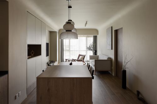 客厅装修效果图轻侘寂风，回归自然本真的居住空101-120m²二居日式家装装修案例效果图