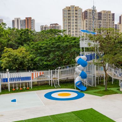 深圳市的幼儿园“高铁”主题游乐设备设计_1672130894